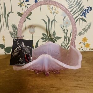 💖 Vintage Fenton Pink Glass Basket